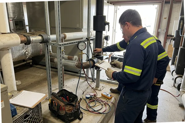 Pressure test on new refrigerant piping